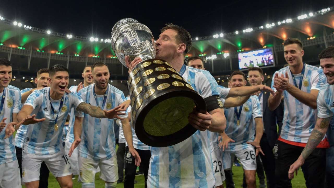 Zdj cie Messiego Z Trofeum Copa America Pobi o Rekord Polubie Postu 